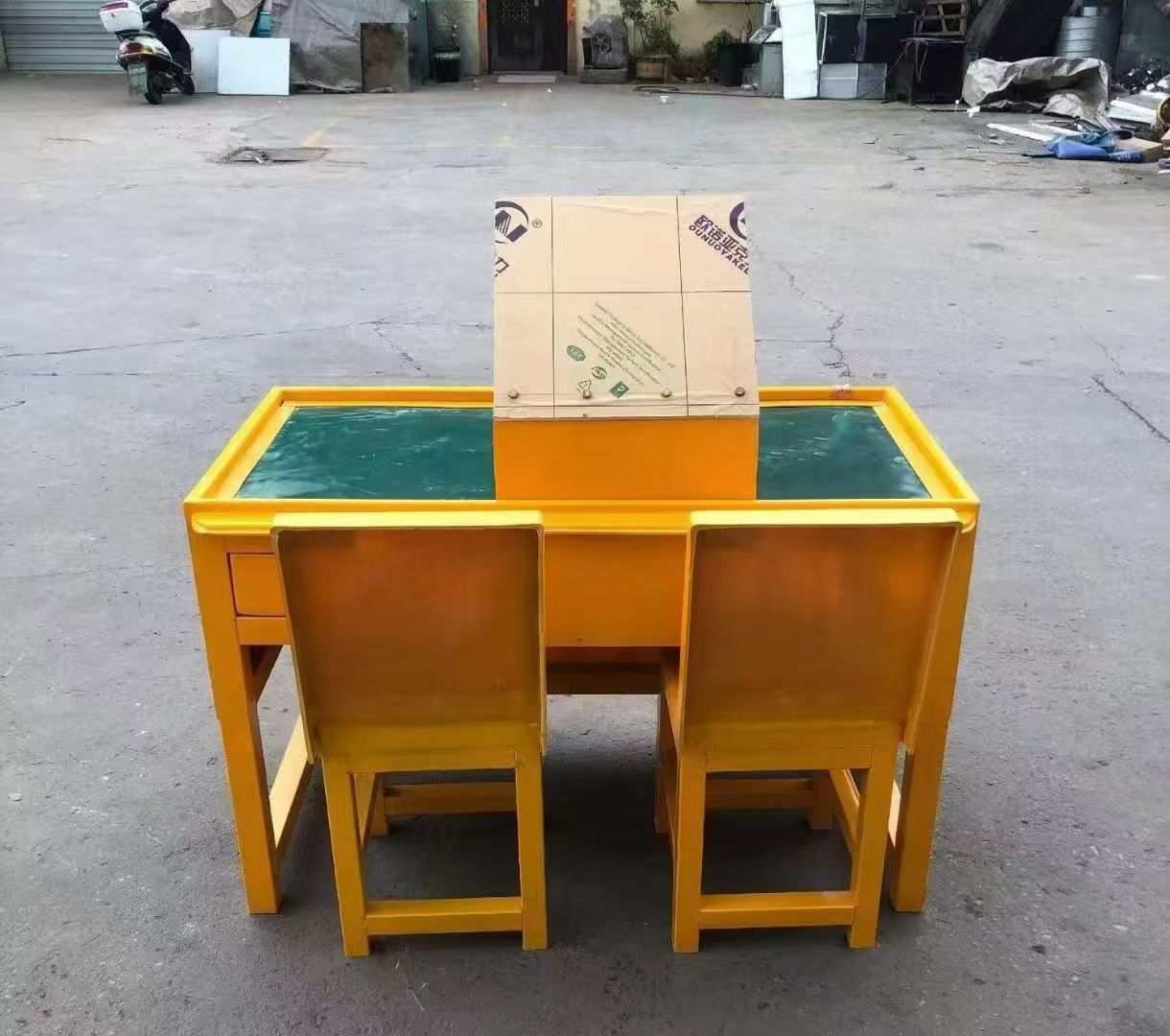 昌邑防静电导通桌井下煤矿火工品发放桌：危险品流转的安全守护者
